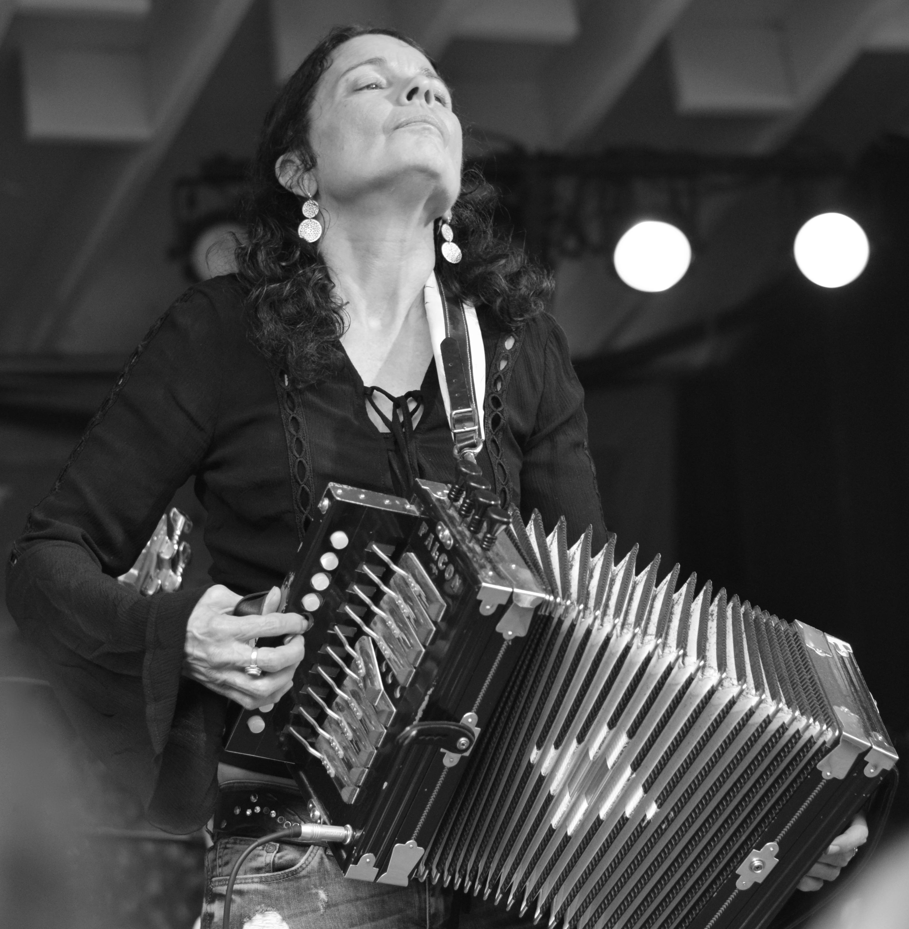 LIVE NOW: Donna the Buffalo @ Buffalo Iron Works