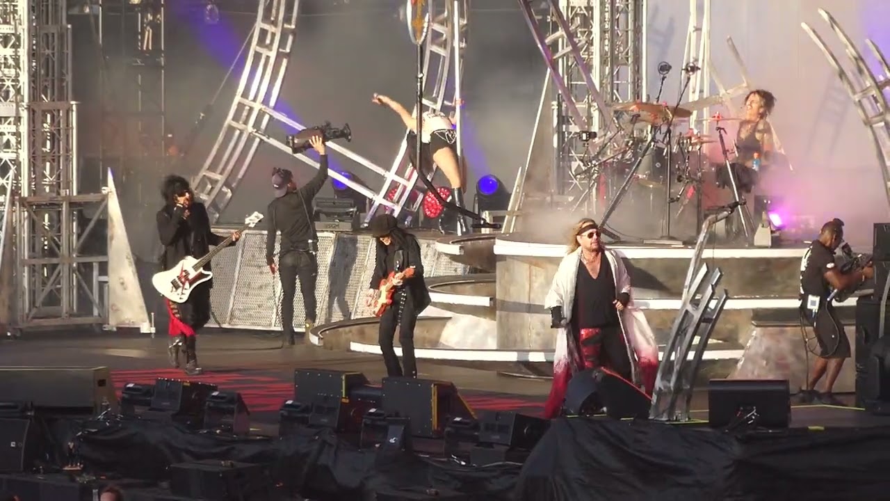 Mötley Crüe at Highmark Stadium