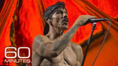 Red Hot Chili Peppers: Athletes on stage | 60 Minutes