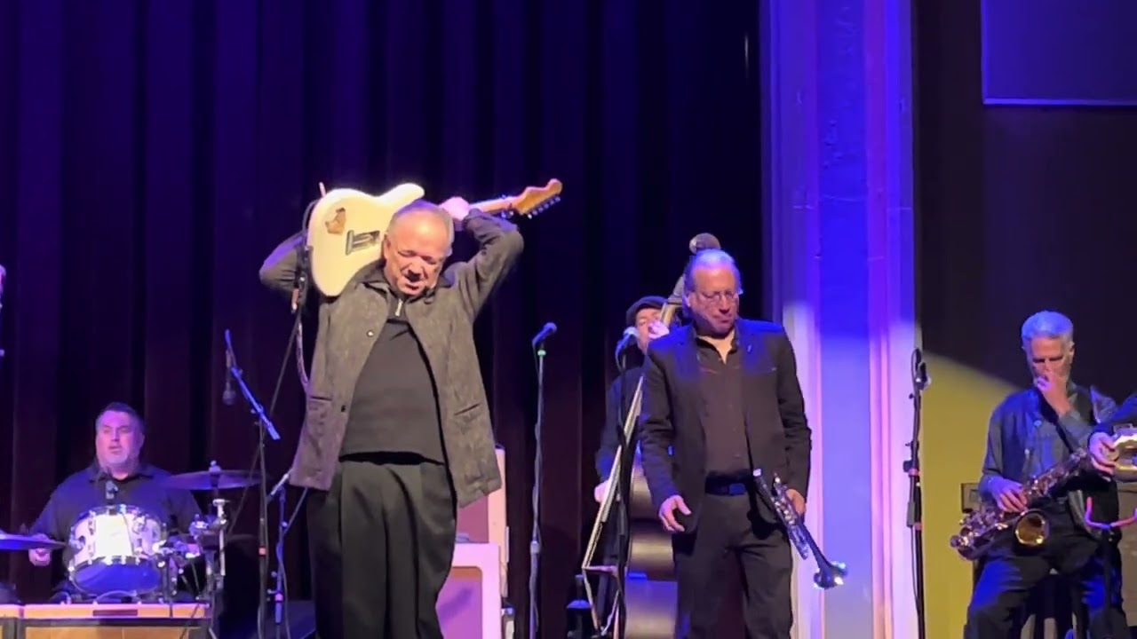 Jimmy Vaughan & the Tilt-a-Whirl Band b- Crawl