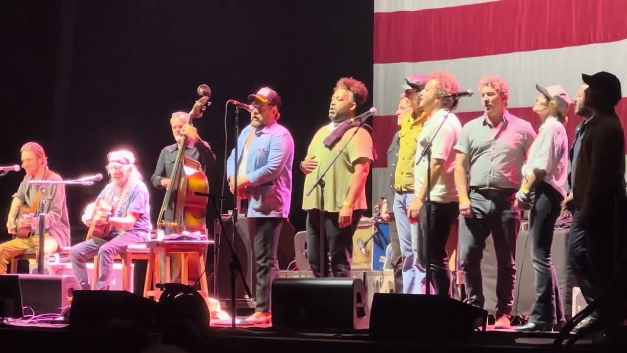 Willie Nelson and Family – It’s Hard To Be Humble – Live at Darien Lake, NY (Buffalo) on 7/30/23