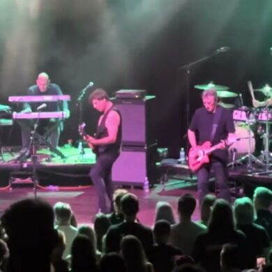 The Chameleons – Perfume Garden – Live at Town Ballroom in Buffalo, NY on 8/14/24 The Chameleons – Perfume Garden – Live at Town Ballroom in Buffalo, NY on 8/14/24