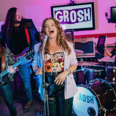 Grosh – Small Talk (Official Music Video) Grosh – Small Talk (Official Music Video)