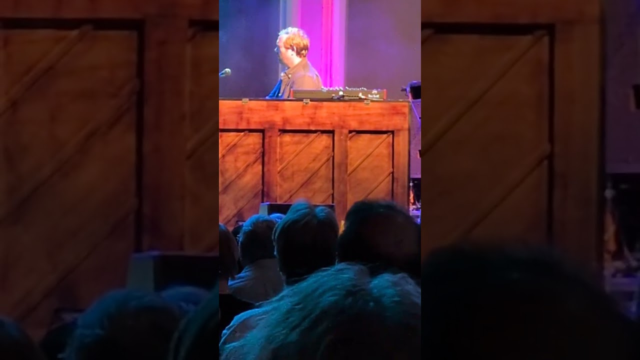 Graham Nash sings “Right Between the Eyes” in Buffalo NY
