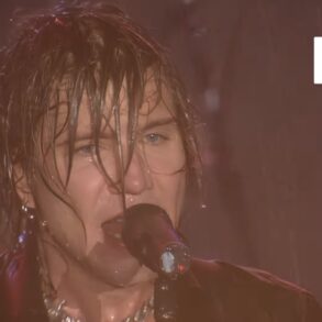 Goo Goo Dolls – Iris (Live in Buffalo, NY, 7/4/2004) 